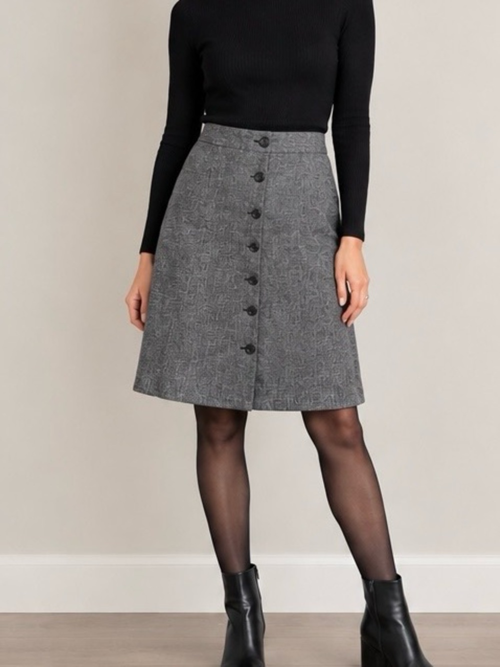 Banana Republic Gray Button-Front A-Line Skirt. Size 8.